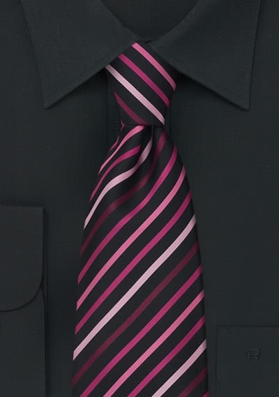 Zwarte stropdas, roze strepen