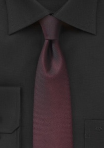 Smalle stropdas met licht geribbeld oppervlak